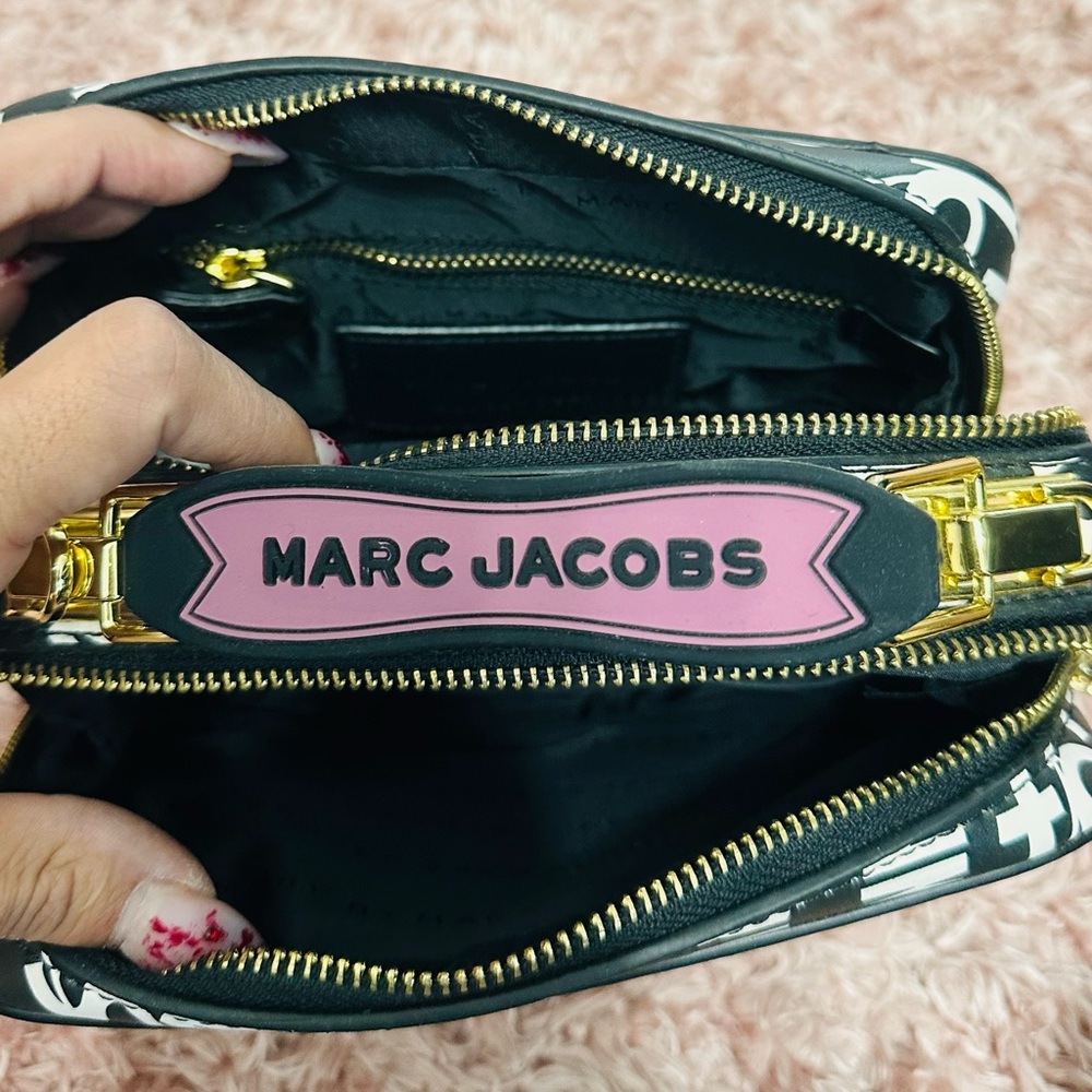 Graphic Black and White Crossbody Bag - Picture 5 of 6
